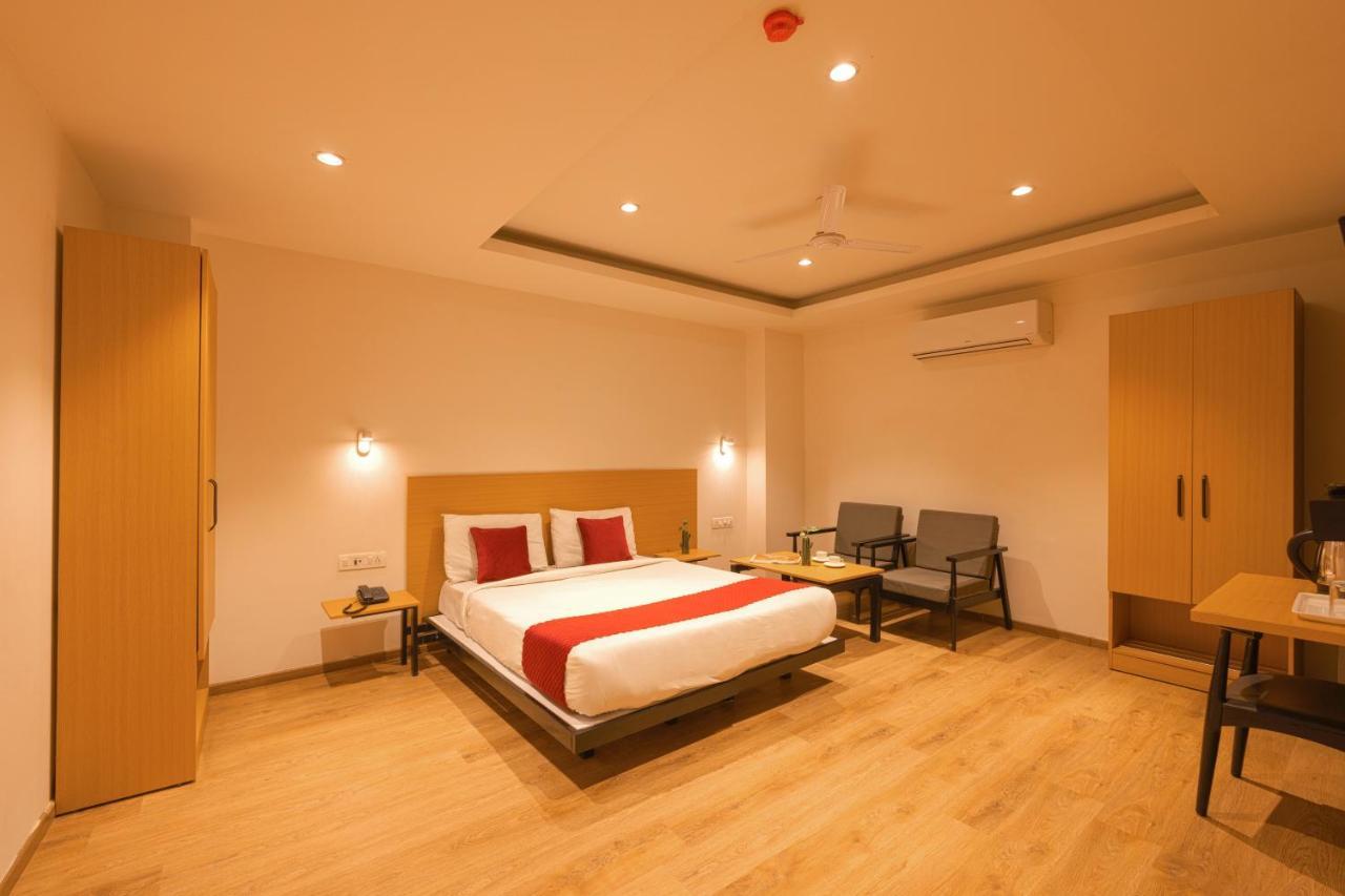 The Grand Tashree At Delhi Airport Hotel New Delhi Exterior photo